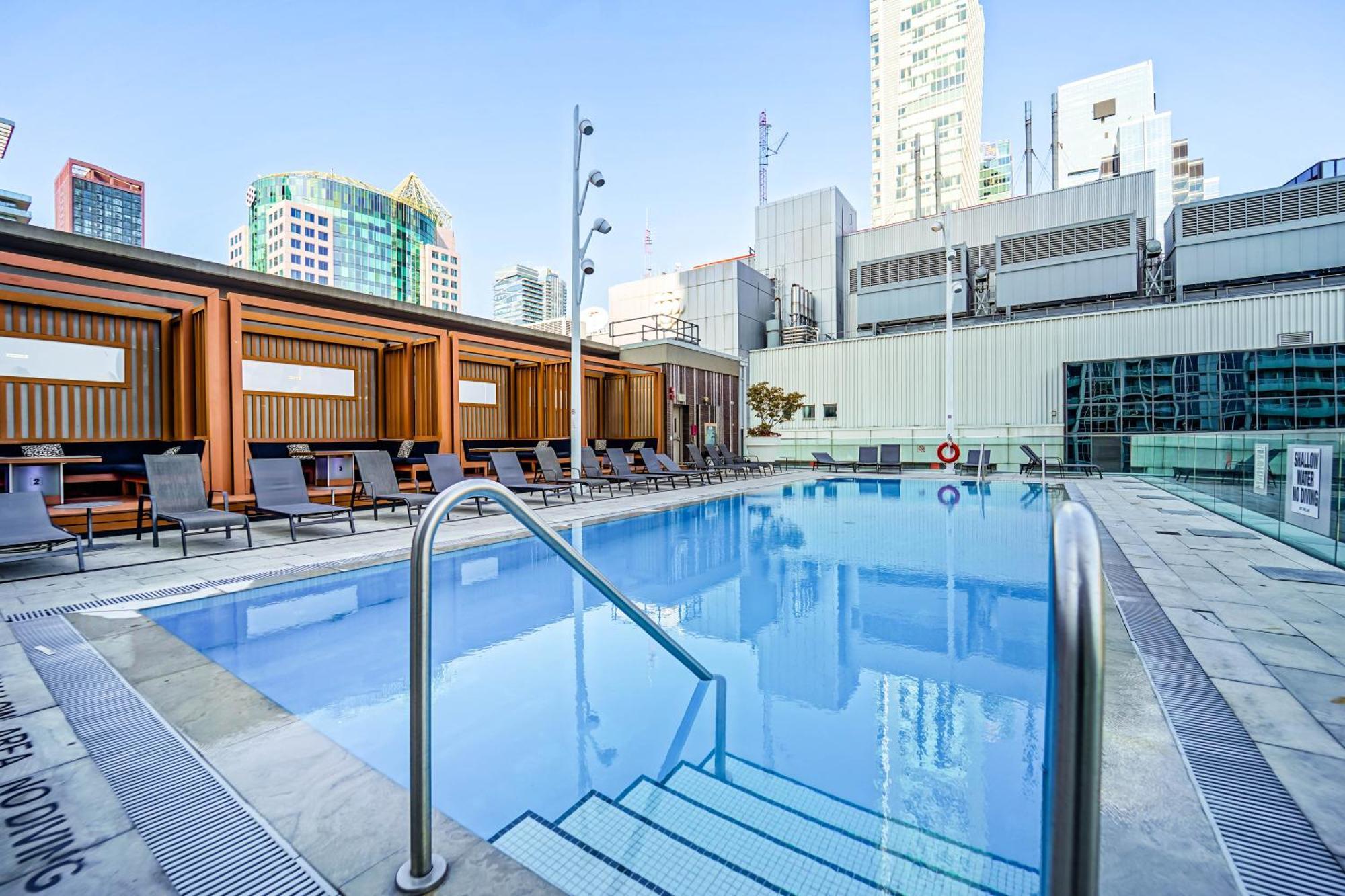 Chol Furnished Suites Heart Of Downtown Toronto, 2 Beds, Free Parking, Cn Tower View Zewnętrze zdjęcie