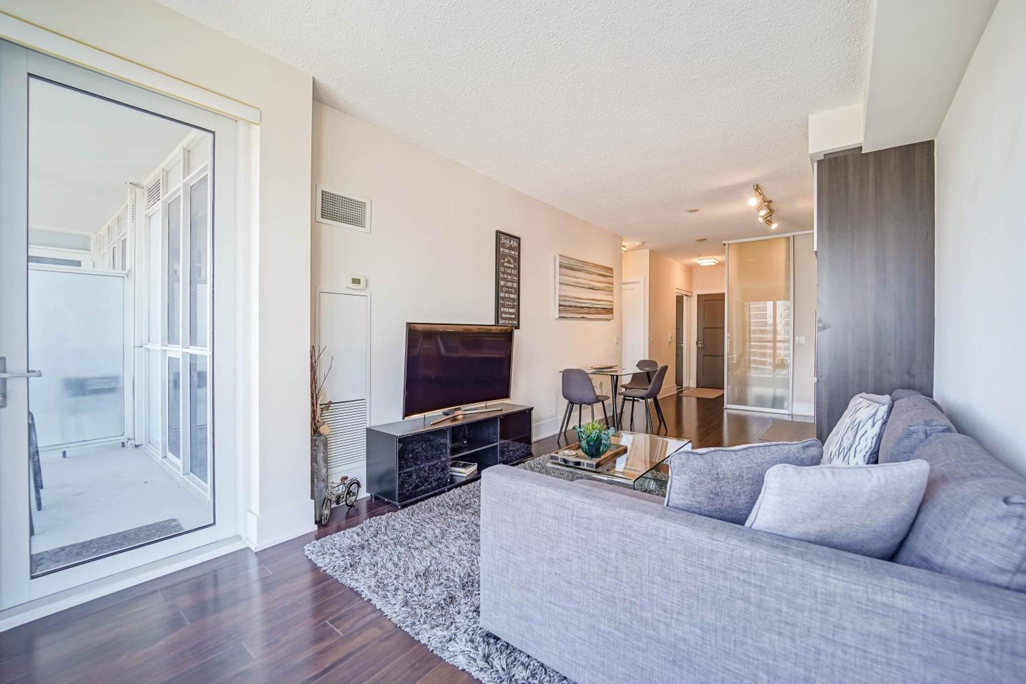 Chol Furnished Suites Heart Of Downtown Toronto, 2 Beds, Free Parking, Cn Tower View Zewnętrze zdjęcie
