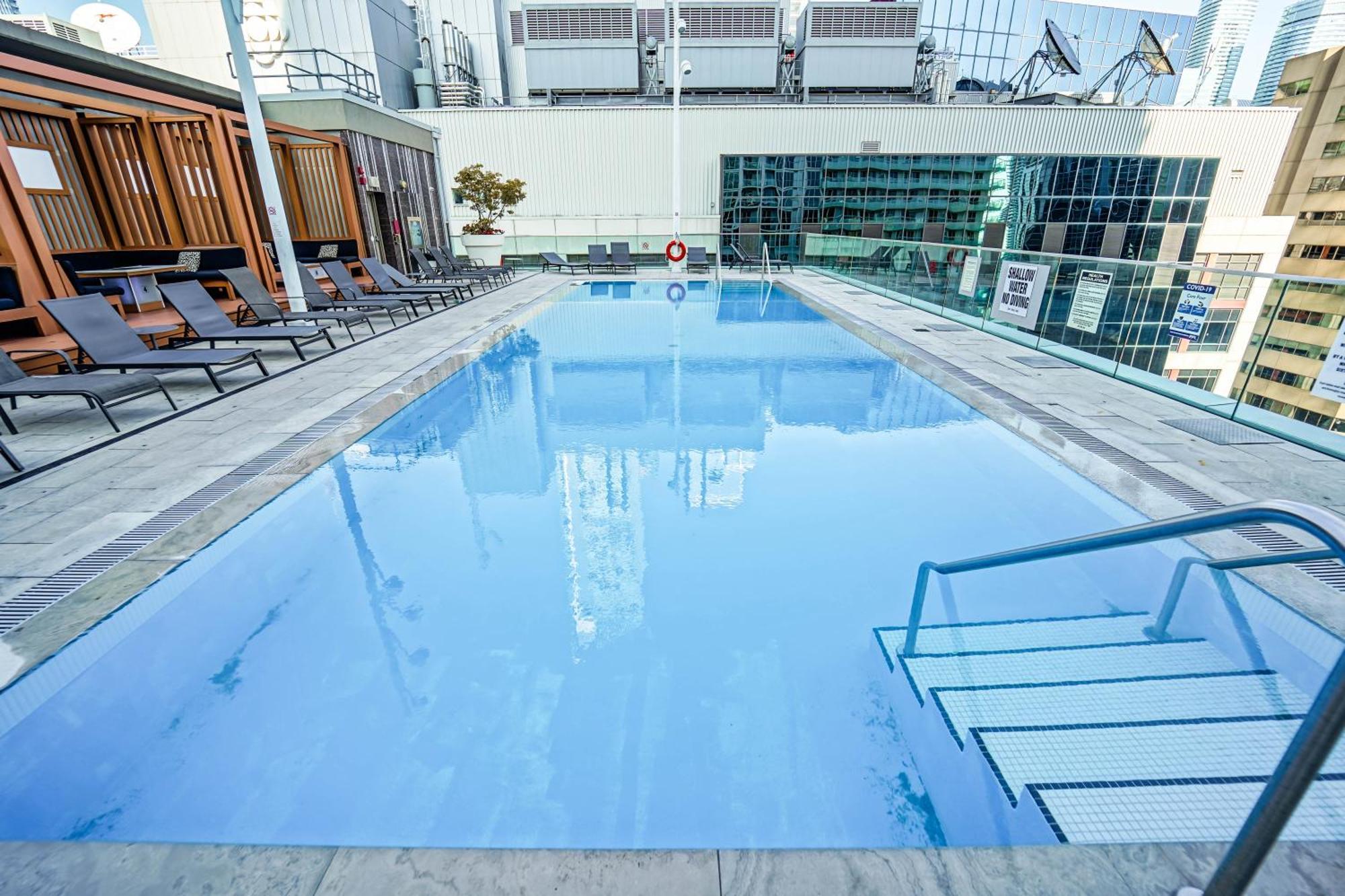 Chol Furnished Suites Heart Of Downtown Toronto, 2 Beds, Free Parking, Cn Tower View Zewnętrze zdjęcie