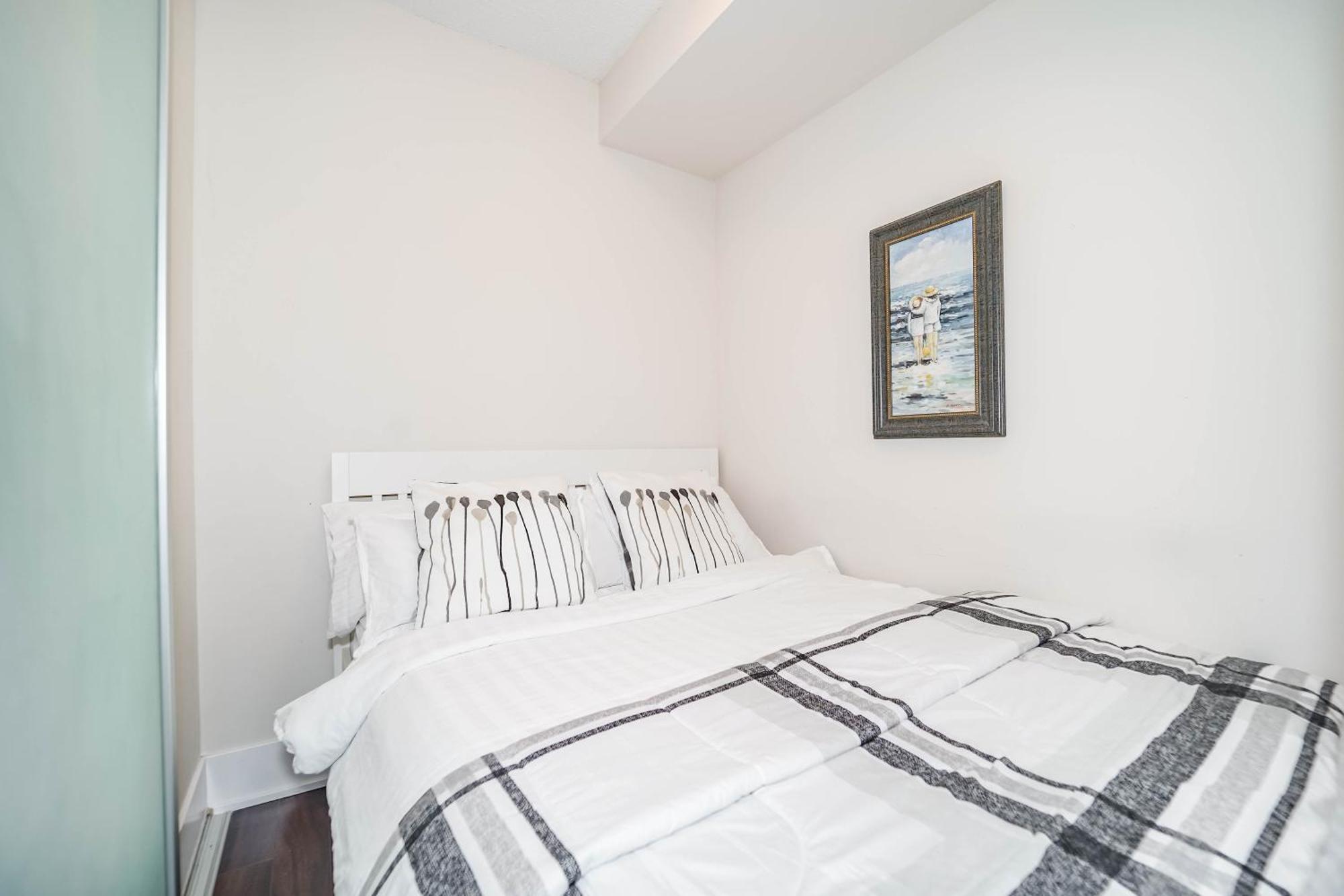 Chol Furnished Suites Heart Of Downtown Toronto, 2 Beds, Free Parking, Cn Tower View Zewnętrze zdjęcie