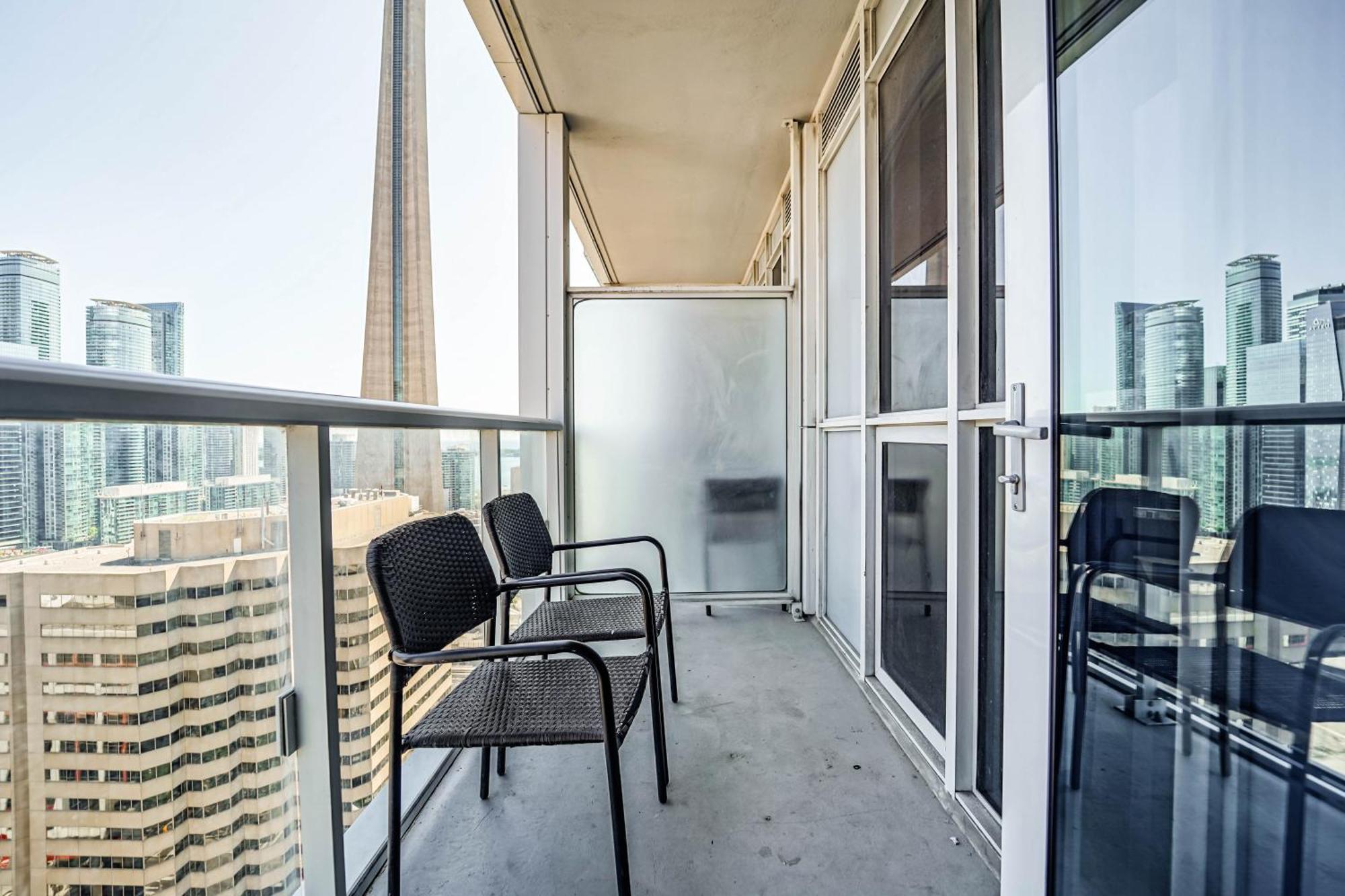 Chol Furnished Suites Heart Of Downtown Toronto, 2 Beds, Free Parking, Cn Tower View Zewnętrze zdjęcie