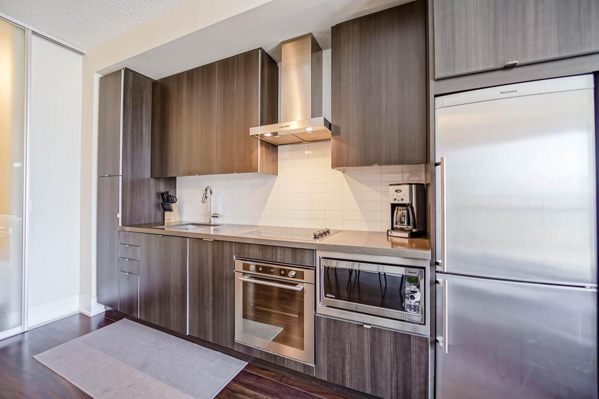 Chol Furnished Suites Heart Of Downtown Toronto, 2 Beds, Free Parking, Cn Tower View Zewnętrze zdjęcie