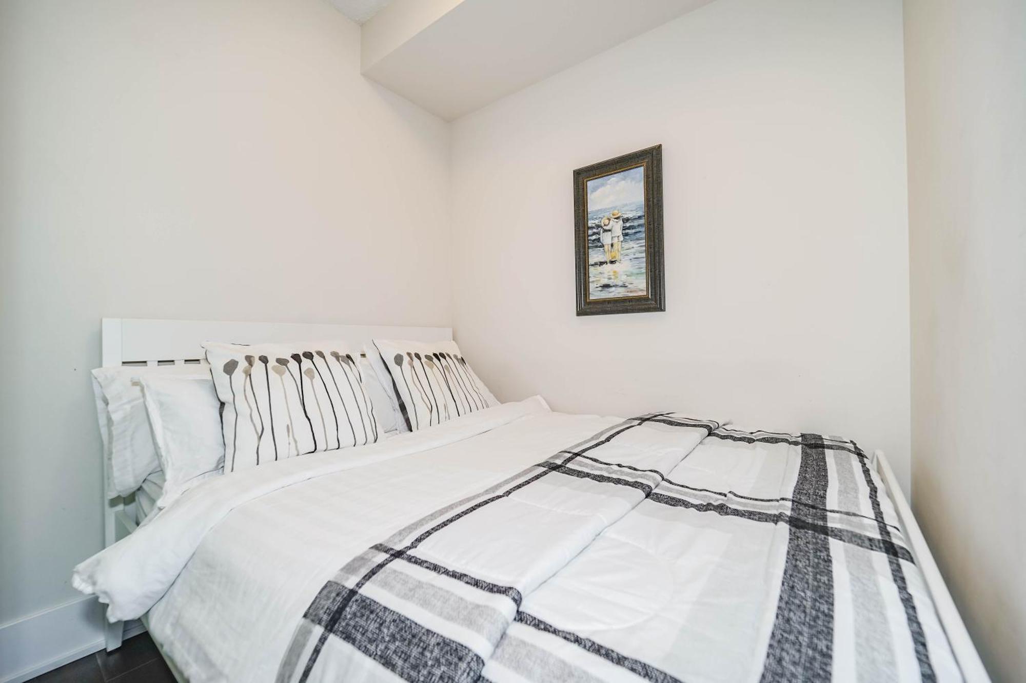 Chol Furnished Suites Heart Of Downtown Toronto, 2 Beds, Free Parking, Cn Tower View Zewnętrze zdjęcie