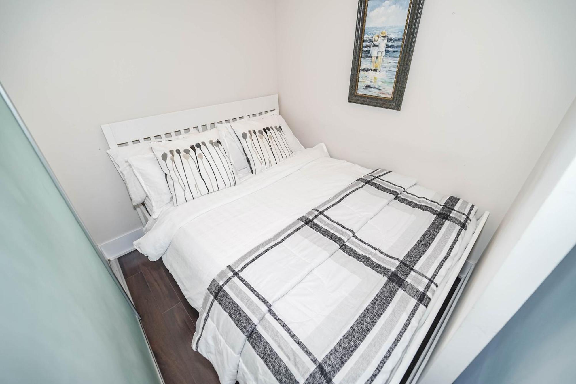 Chol Furnished Suites Heart Of Downtown Toronto, 2 Beds, Free Parking, Cn Tower View Zewnętrze zdjęcie