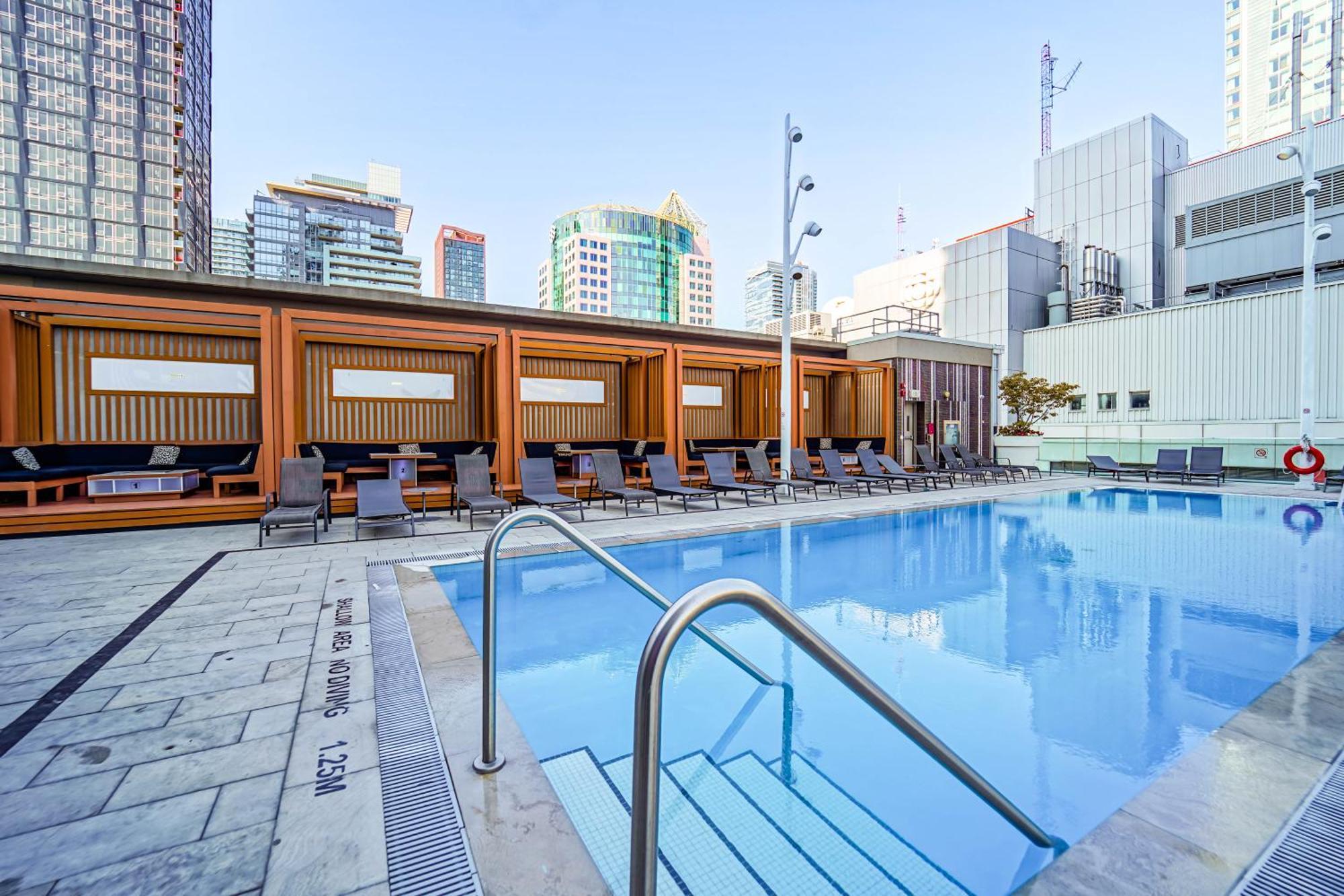 Chol Furnished Suites Heart Of Downtown Toronto, 2 Beds, Free Parking, Cn Tower View Zewnętrze zdjęcie