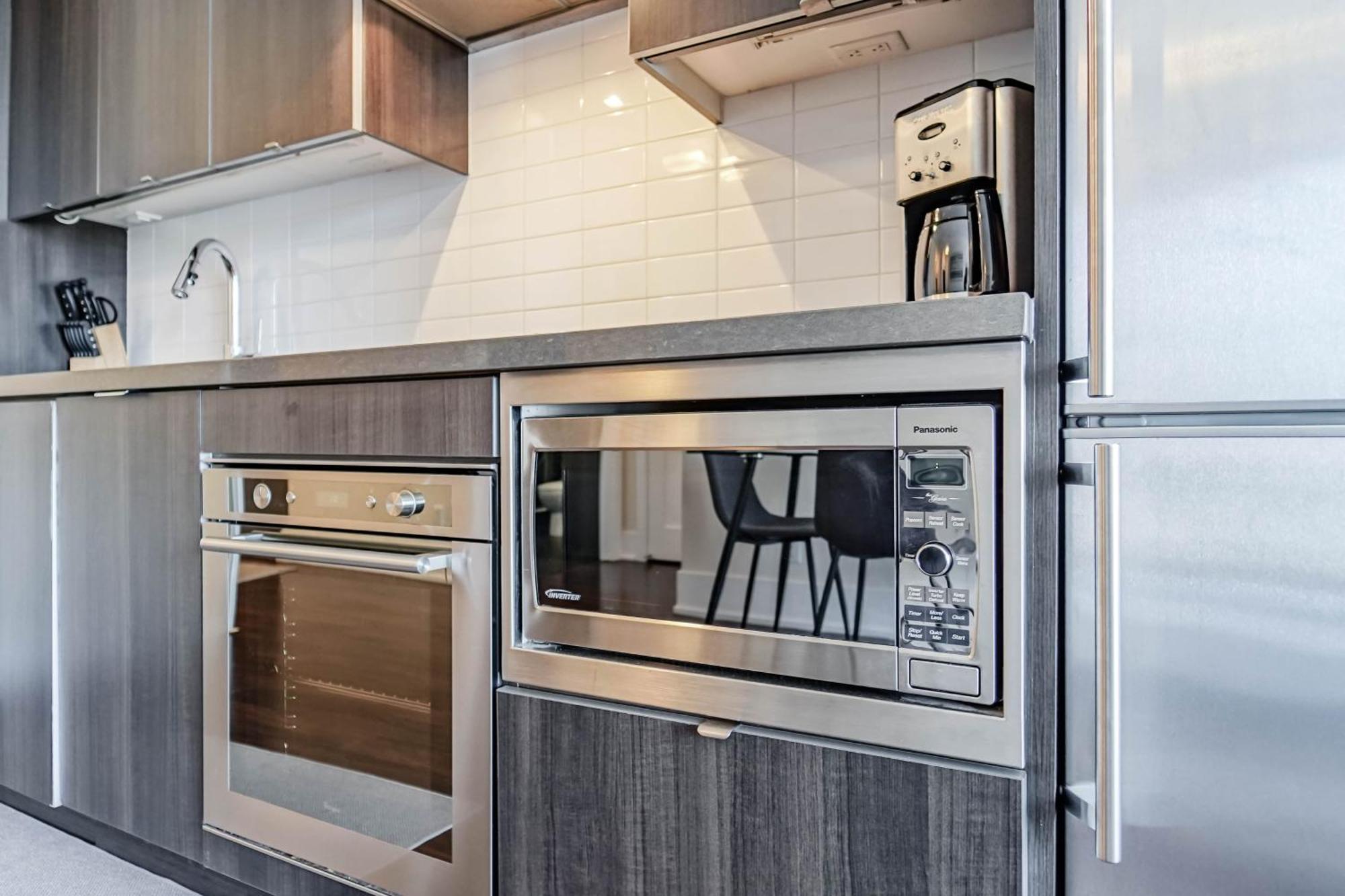 Chol Furnished Suites Heart Of Downtown Toronto, 2 Beds, Free Parking, Cn Tower View Zewnętrze zdjęcie