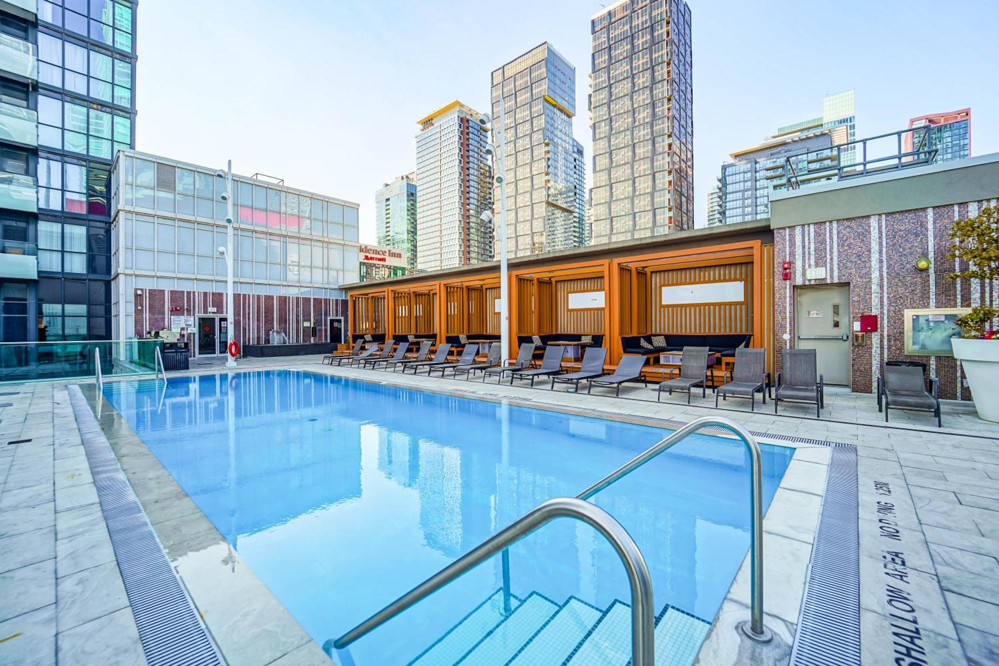 Chol Furnished Suites Heart Of Downtown Toronto, 2 Beds, Free Parking, Cn Tower View Zewnętrze zdjęcie